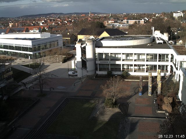 Foto der Webcam: Verwaltungsgebäude, Innenhof mit Audimax, Hörsaal-Gebäude 1