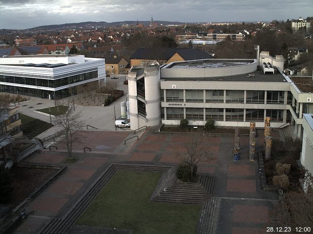 Foto der Webcam: Verwaltungsgebäude, Innenhof mit Audimax, Hörsaal-Gebäude 1