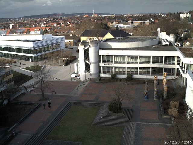 Foto der Webcam: Verwaltungsgebäude, Innenhof mit Audimax, Hörsaal-Gebäude 1