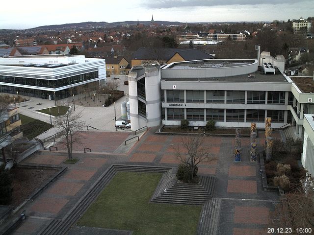 Foto der Webcam: Verwaltungsgebäude, Innenhof mit Audimax, Hörsaal-Gebäude 1