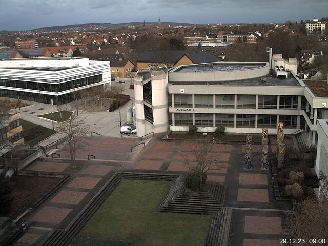 Foto der Webcam: Verwaltungsgebäude, Innenhof mit Audimax, Hörsaal-Gebäude 1