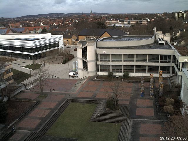 Foto der Webcam: Verwaltungsgebäude, Innenhof mit Audimax, Hörsaal-Gebäude 1