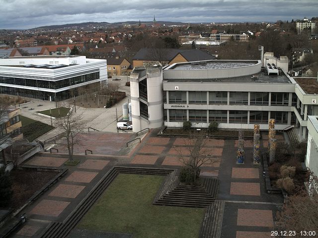 Foto der Webcam: Verwaltungsgebäude, Innenhof mit Audimax, Hörsaal-Gebäude 1