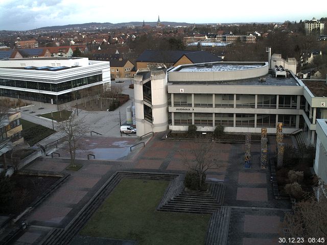 Foto der Webcam: Verwaltungsgebäude, Innenhof mit Audimax, Hörsaal-Gebäude 1