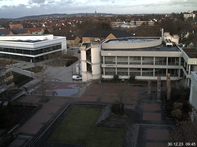 Foto der Webcam: Verwaltungsgebäude, Innenhof mit Audimax, Hörsaal-Gebäude 1