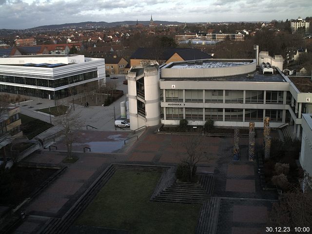 Foto der Webcam: Verwaltungsgebäude, Innenhof mit Audimax, Hörsaal-Gebäude 1