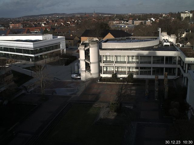 Foto der Webcam: Verwaltungsgebäude, Innenhof mit Audimax, Hörsaal-Gebäude 1