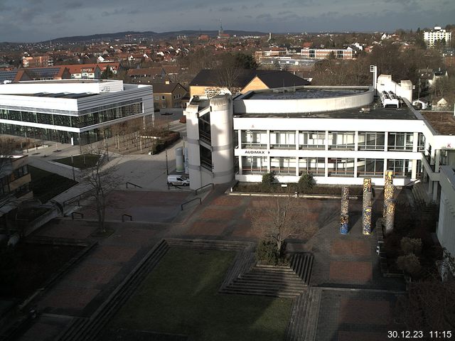 Foto der Webcam: Verwaltungsgebäude, Innenhof mit Audimax, Hörsaal-Gebäude 1