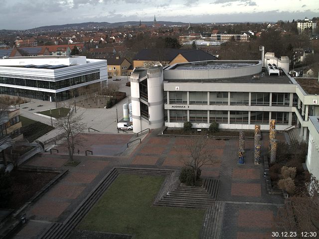 Foto der Webcam: Verwaltungsgebäude, Innenhof mit Audimax, Hörsaal-Gebäude 1