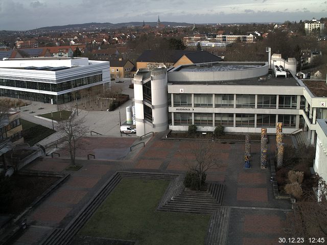 Foto der Webcam: Verwaltungsgebäude, Innenhof mit Audimax, Hörsaal-Gebäude 1