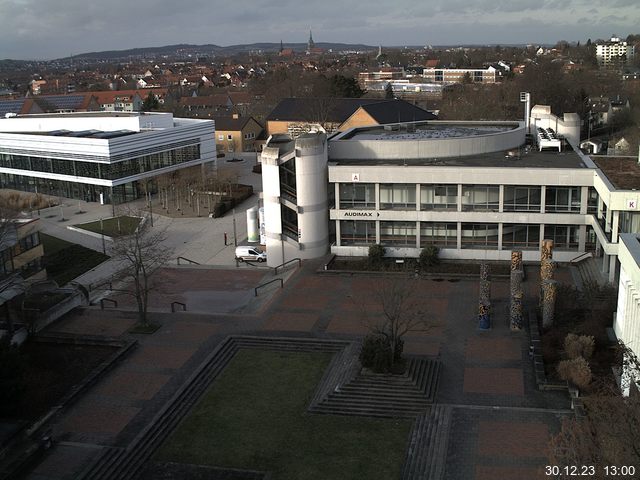 Foto der Webcam: Verwaltungsgebäude, Innenhof mit Audimax, Hörsaal-Gebäude 1