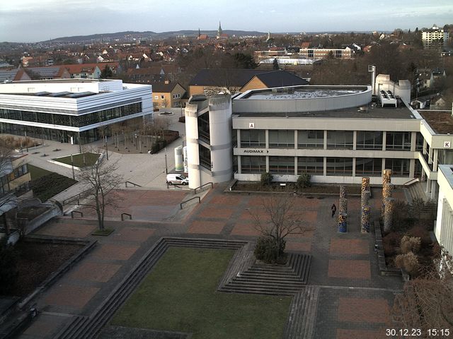 Foto der Webcam: Verwaltungsgebäude, Innenhof mit Audimax, Hörsaal-Gebäude 1