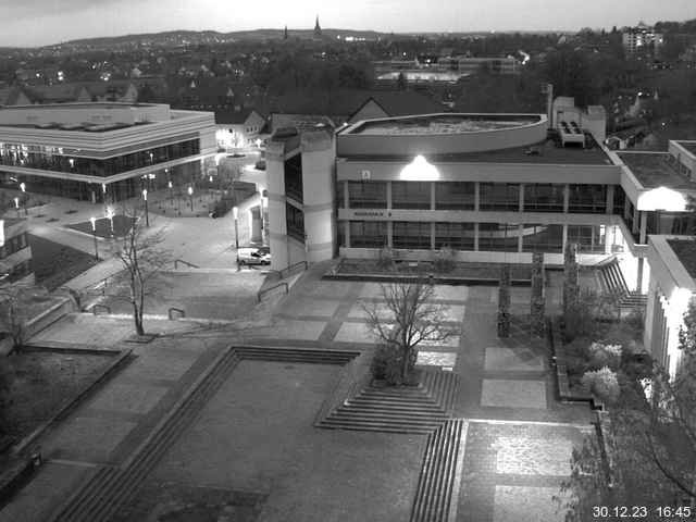 Foto der Webcam: Verwaltungsgebäude, Innenhof mit Audimax, Hörsaal-Gebäude 1