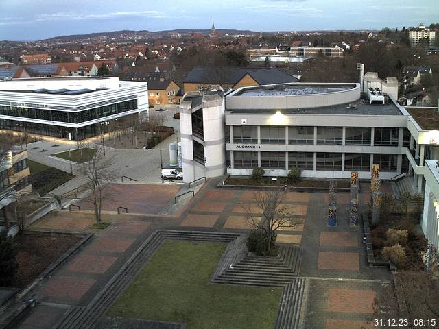 Foto der Webcam: Verwaltungsgebäude, Innenhof mit Audimax, Hörsaal-Gebäude 1