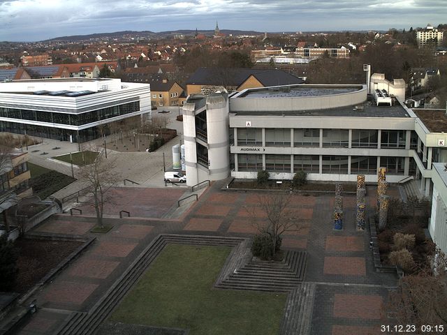 Foto der Webcam: Verwaltungsgebäude, Innenhof mit Audimax, Hörsaal-Gebäude 1