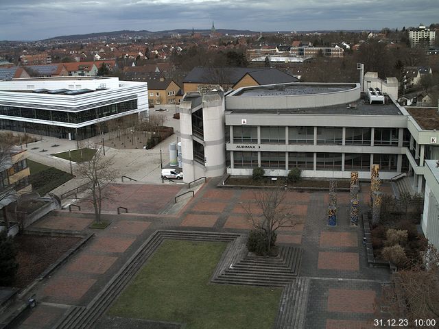 Foto der Webcam: Verwaltungsgebäude, Innenhof mit Audimax, Hörsaal-Gebäude 1