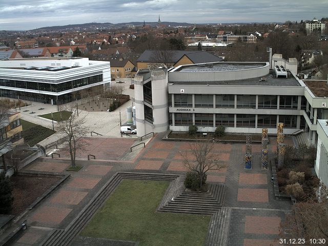 Foto der Webcam: Verwaltungsgebäude, Innenhof mit Audimax, Hörsaal-Gebäude 1