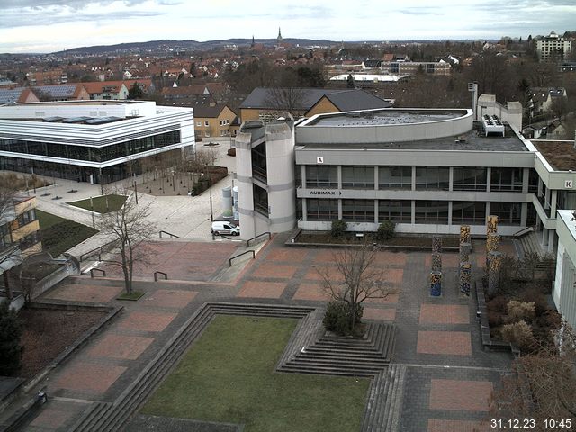 Foto der Webcam: Verwaltungsgebäude, Innenhof mit Audimax, Hörsaal-Gebäude 1