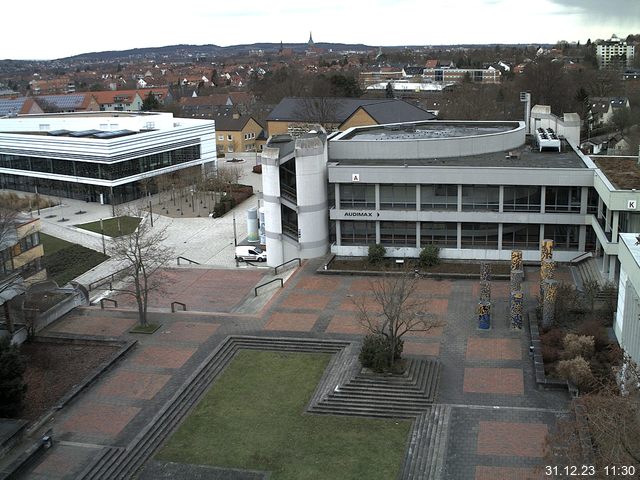 Foto der Webcam: Verwaltungsgebäude, Innenhof mit Audimax, Hörsaal-Gebäude 1