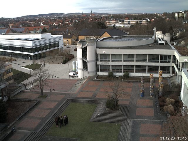 Foto der Webcam: Verwaltungsgebäude, Innenhof mit Audimax, Hörsaal-Gebäude 1