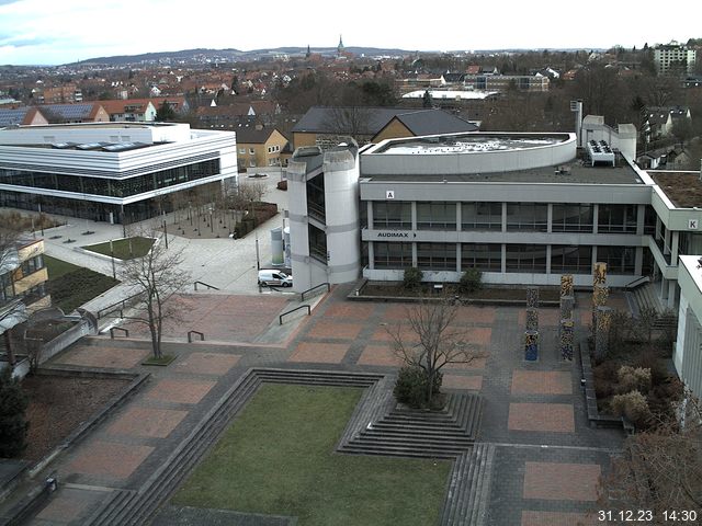 Foto der Webcam: Verwaltungsgebäude, Innenhof mit Audimax, Hörsaal-Gebäude 1