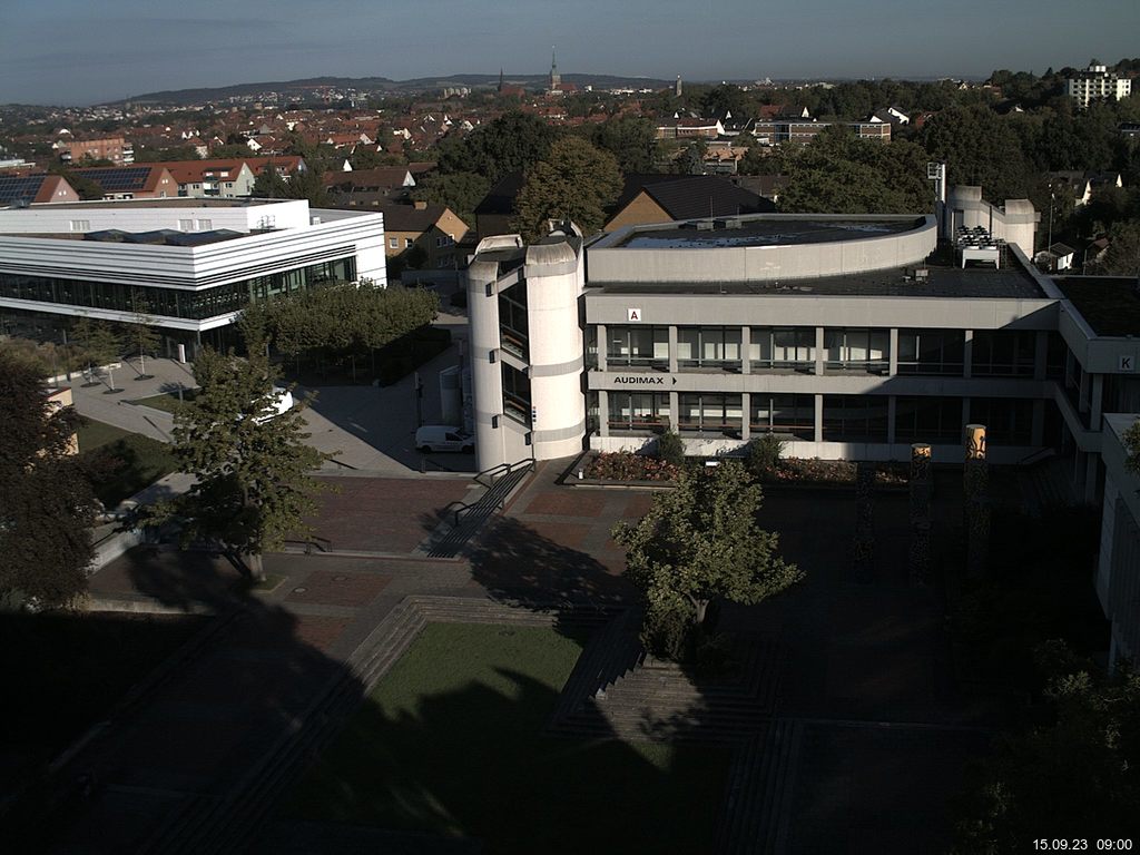 Foto der Webcam: Verwaltungsgebäude, Innenhof mit Audimax, Hörsaal-Gebäude 1