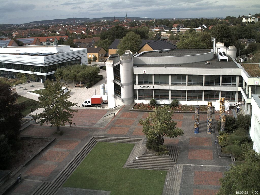 Foto der Webcam: Verwaltungsgebäude, Innenhof mit Audimax, Hörsaal-Gebäude 1