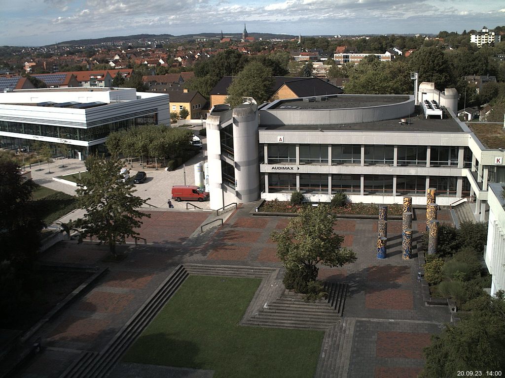 Foto der Webcam: Verwaltungsgebäude, Innenhof mit Audimax, Hörsaal-Gebäude 1