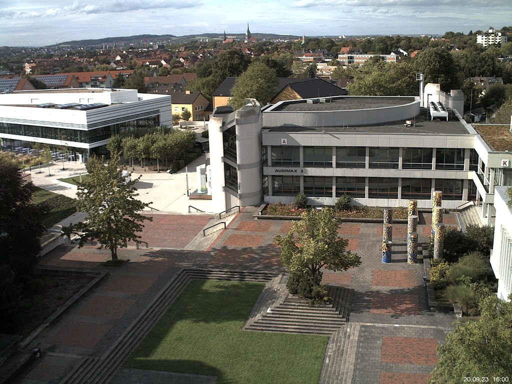 Foto der Webcam: Verwaltungsgebäude, Innenhof mit Audimax, Hörsaal-Gebäude 1