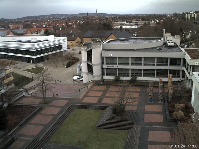 Foto der Webcam: Verwaltungsgebäude, Innenhof mit Audimax, Hörsaal-Gebäude 1