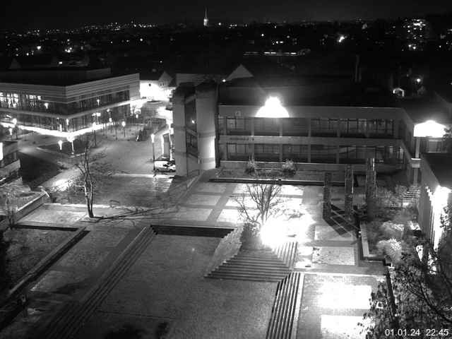 Foto der Webcam: Verwaltungsgebäude, Innenhof mit Audimax, Hörsaal-Gebäude 1