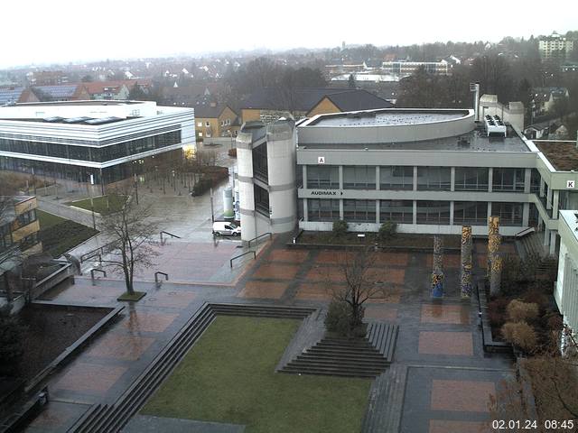 Foto der Webcam: Verwaltungsgebäude, Innenhof mit Audimax, Hörsaal-Gebäude 1