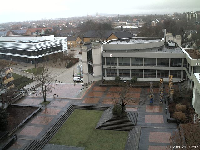 Foto der Webcam: Verwaltungsgebäude, Innenhof mit Audimax, Hörsaal-Gebäude 1