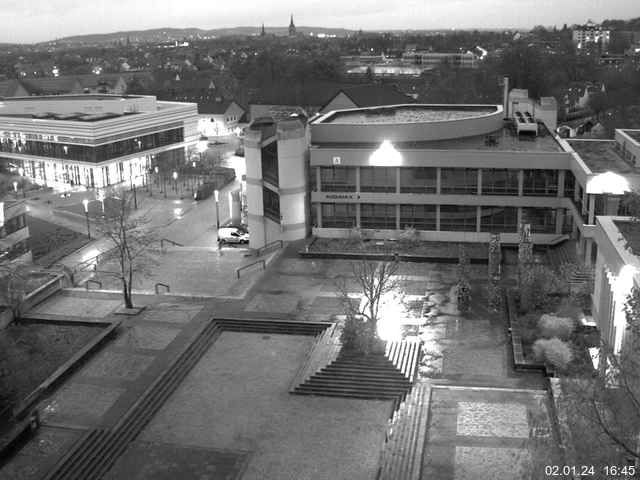 Foto der Webcam: Verwaltungsgebäude, Innenhof mit Audimax, Hörsaal-Gebäude 1