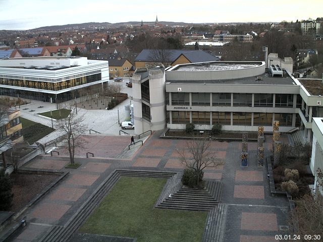 Foto der Webcam: Verwaltungsgebäude, Innenhof mit Audimax, Hörsaal-Gebäude 1