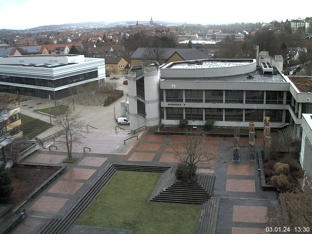 Foto der Webcam: Verwaltungsgebäude, Innenhof mit Audimax, Hörsaal-Gebäude 1