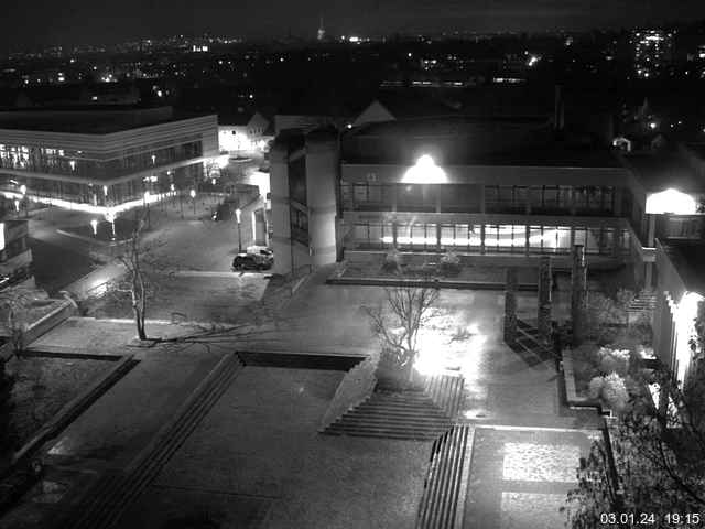 Foto der Webcam: Verwaltungsgebäude, Innenhof mit Audimax, Hörsaal-Gebäude 1