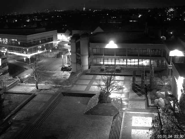 Foto der Webcam: Verwaltungsgebäude, Innenhof mit Audimax, Hörsaal-Gebäude 1