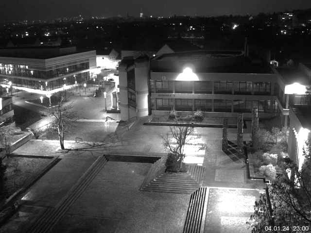 Foto der Webcam: Verwaltungsgebäude, Innenhof mit Audimax, Hörsaal-Gebäude 1