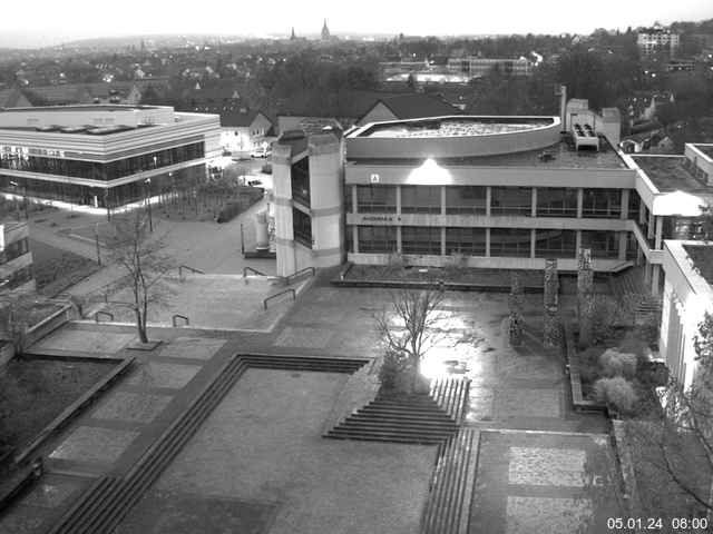 Foto der Webcam: Verwaltungsgebäude, Innenhof mit Audimax, Hörsaal-Gebäude 1