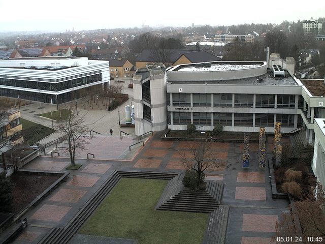 Foto der Webcam: Verwaltungsgebäude, Innenhof mit Audimax, Hörsaal-Gebäude 1