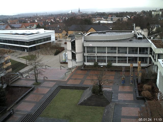 Foto der Webcam: Verwaltungsgebäude, Innenhof mit Audimax, Hörsaal-Gebäude 1