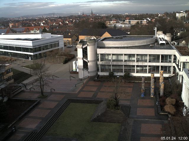 Foto der Webcam: Verwaltungsgebäude, Innenhof mit Audimax, Hörsaal-Gebäude 1