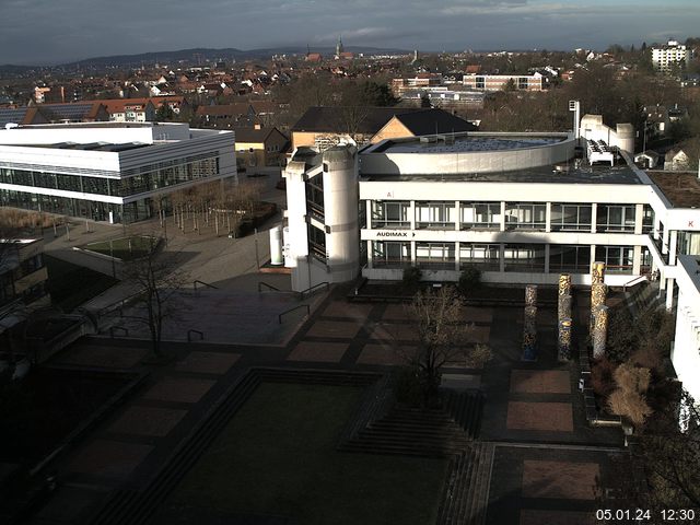 Foto der Webcam: Verwaltungsgebäude, Innenhof mit Audimax, Hörsaal-Gebäude 1