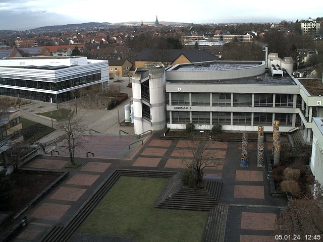 Foto der Webcam: Verwaltungsgebäude, Innenhof mit Audimax, Hörsaal-Gebäude 1