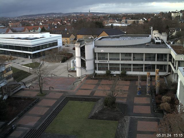 Foto der Webcam: Verwaltungsgebäude, Innenhof mit Audimax, Hörsaal-Gebäude 1