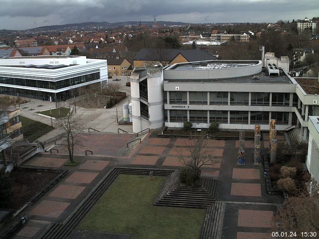 Foto der Webcam: Verwaltungsgebäude, Innenhof mit Audimax, Hörsaal-Gebäude 1