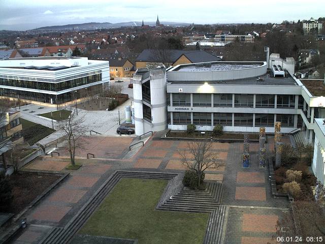 Foto der Webcam: Verwaltungsgebäude, Innenhof mit Audimax, Hörsaal-Gebäude 1