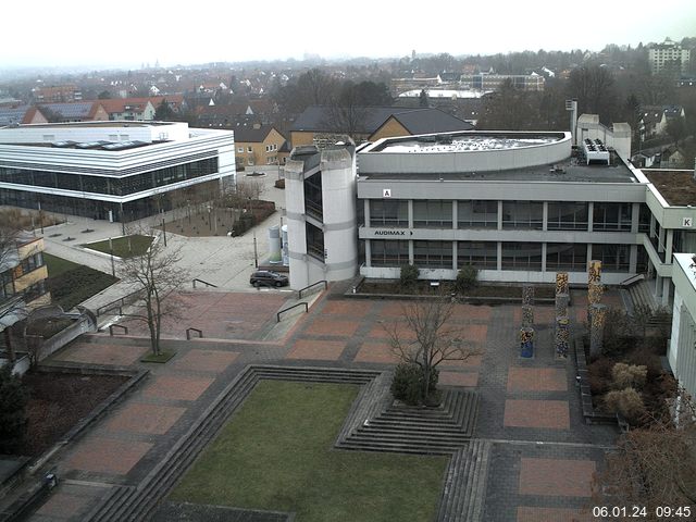 Foto der Webcam: Verwaltungsgebäude, Innenhof mit Audimax, Hörsaal-Gebäude 1