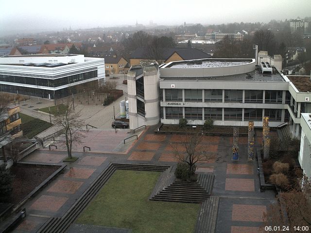 Foto der Webcam: Verwaltungsgebäude, Innenhof mit Audimax, Hörsaal-Gebäude 1